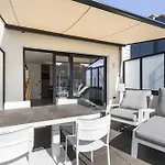 Thalassa 0501 Met Garage